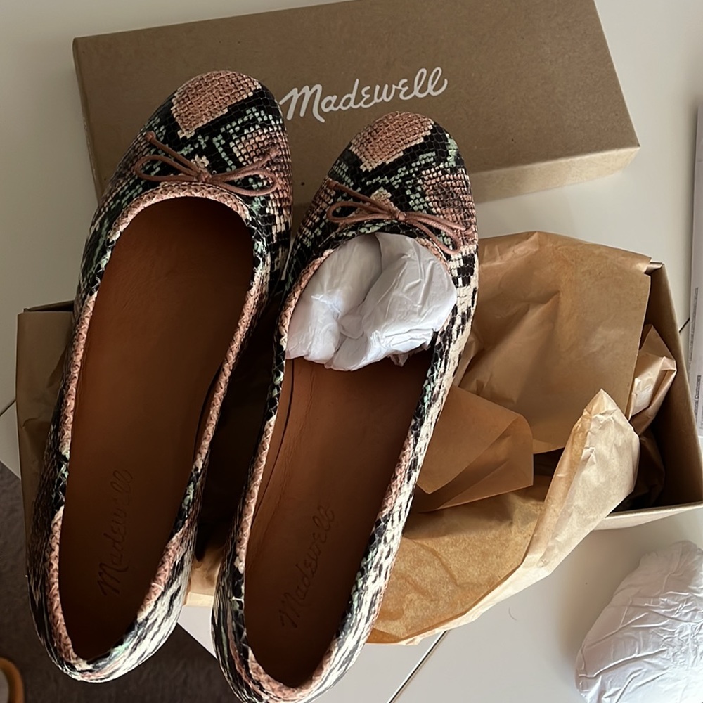 Madewell snake print flats New and Gorgeous!